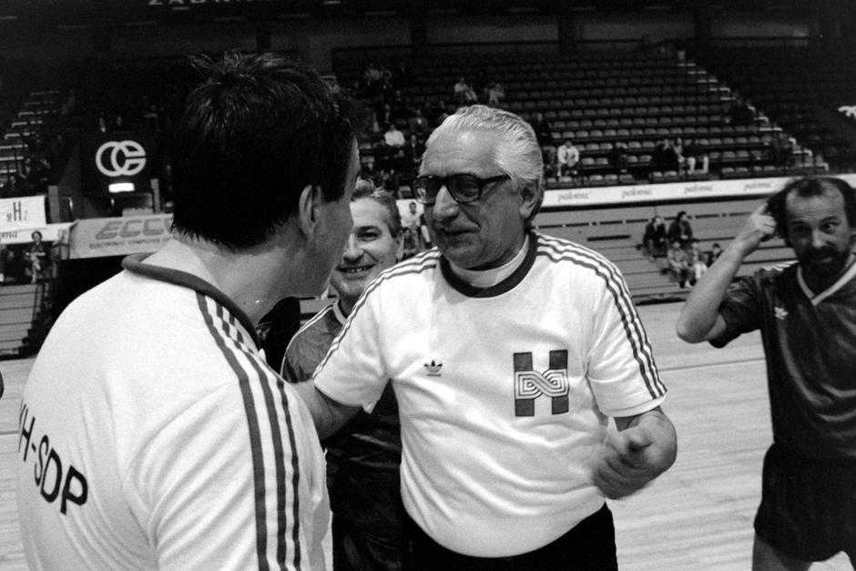 Zagreb: Humanitarni malonogometni turnir političkih stranaka u Domu sportova, 16.04.1990. - 17.4.1990. | Autor: Josip Bistrović/PIXSELL