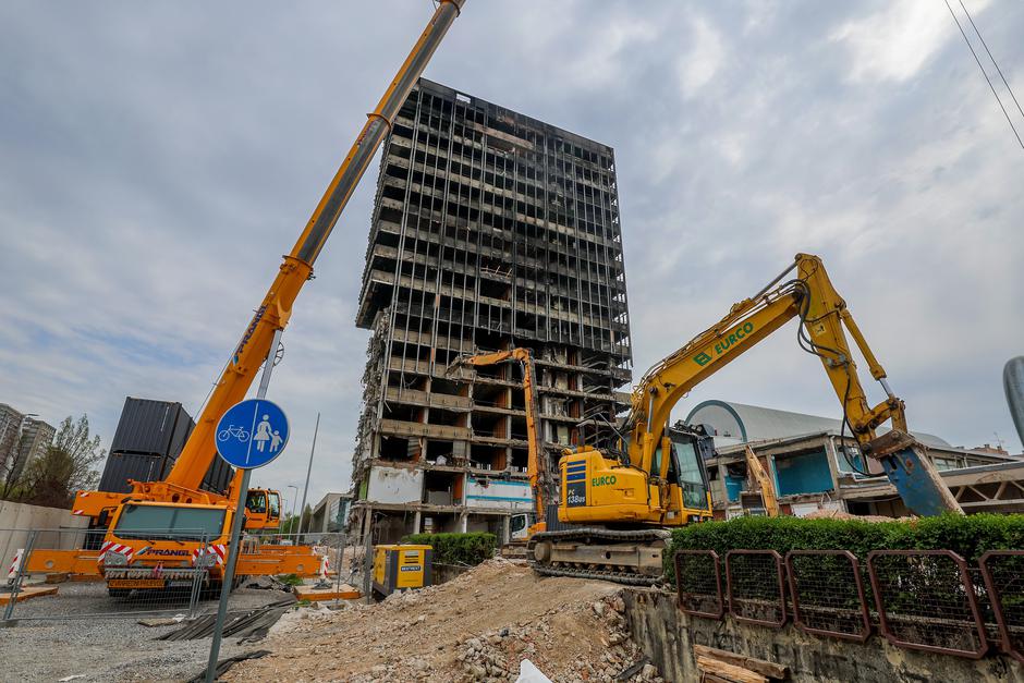 Zagreb: Danas je nastavljeno rušenje zgrade Vjesnika | Author: Sanjin Strukic/PIXSELL