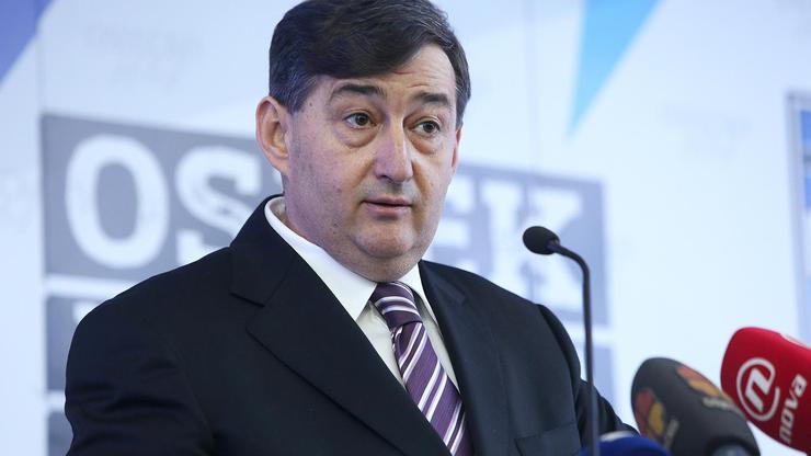 Osijek: Sve?ana primopredaja vlasništva NK Osijek ma?arskom investitoru