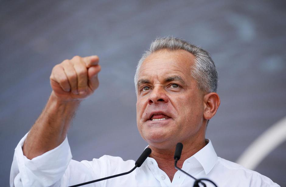 FILE PHOTO: Leader of the Democratic Party of Moldova Vladimir Plahotniuc delivers a speech during a rally in Chisinau | Author: VALENTYN OGIRENKO/REUTERS