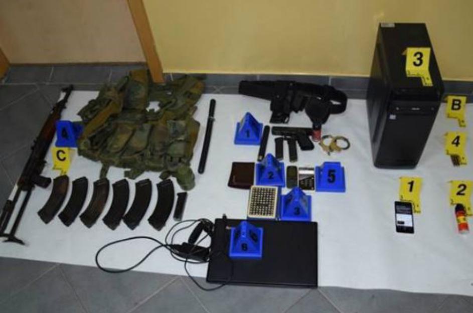 Zaplijenjeno oružje u Kosovskom Mitrovici