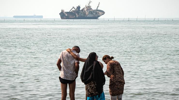 Iranian vessels hit in U.S. attack anchored near Strait of Hormuz..