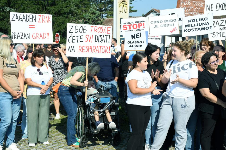 Siščani ne žele biti Smetlišćani” organizirali su prosvjed pod nazivom „NE TOSKA! Imamo Zeleni brijeg nećemo Crno brdo.“ | Author: Nikola Cutuk/PIXSELL