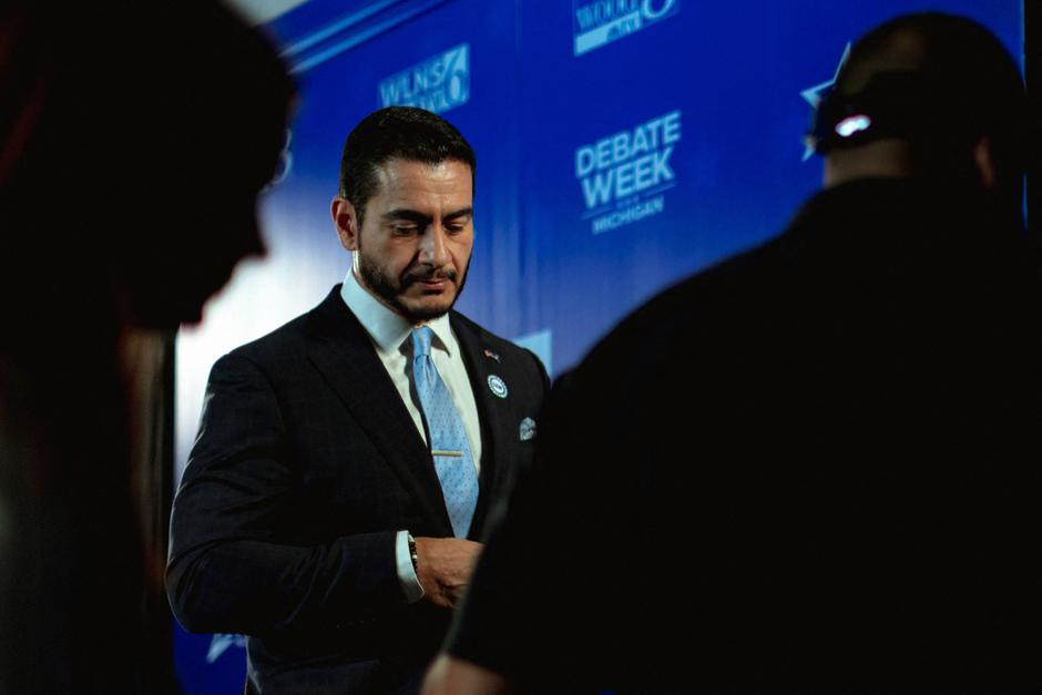 Democratic US Senate candidate Abdul El-Sayed and his Republican rival Mike Rogers take part in a debate in Grand Rapids, Michigan | Author: Jim Vondruska