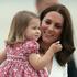 Vojvotkinja Kate Middleton s princezom Charlotte