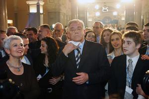 2007. Predsjednik HDZ-a Ivo Sanader najavio da o?ekuje mandat za sastavljanje vlade 