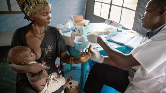 Majka s djetetom prima anti-HIV terapiju