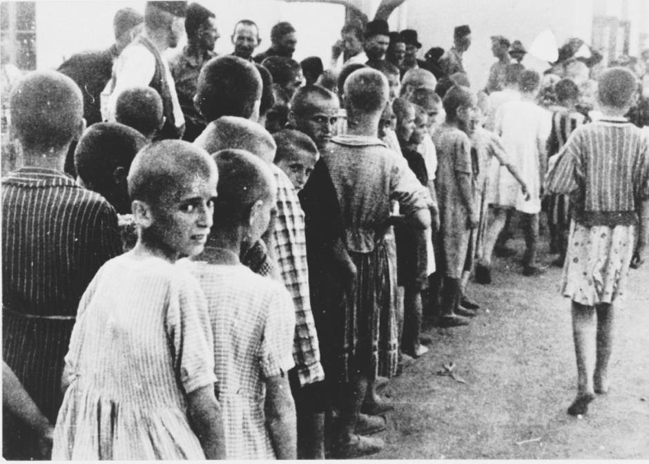 Djeca ispred konc logora u Hrvatskoj | Author: Memorijalni muzej Jasenovac