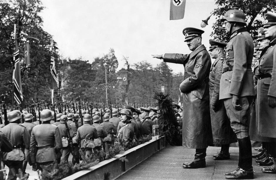 Hitler u Varšavi u Drugom svjetskom ratu | Author: National Archives and Records Administration