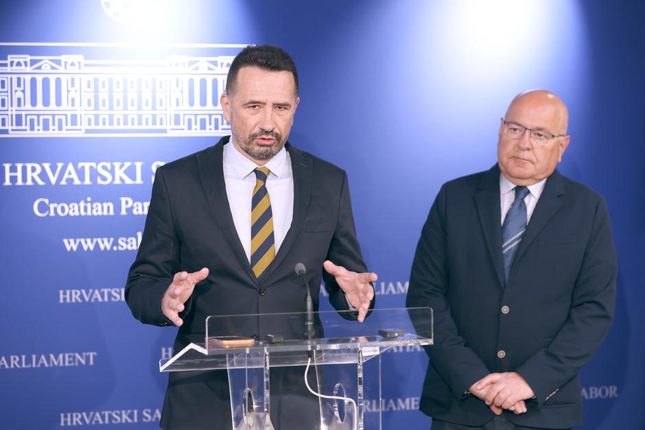 Zagreb: Domino o aktualnim temama | Author: Patrik Macek/PIXSELL