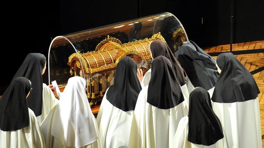 London: Relikvije sv. Terezije iz Lisieuxa izložene u katedrali Westminister