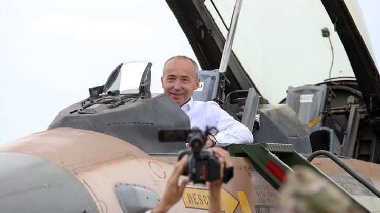 Zagreb: Borbeni zrakoplovi izraelske vojske F-16 Barak u bazi HRZ-a na Plesu