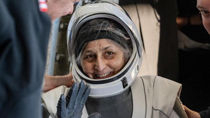 NASA astronauts return to earth after 9-month delay