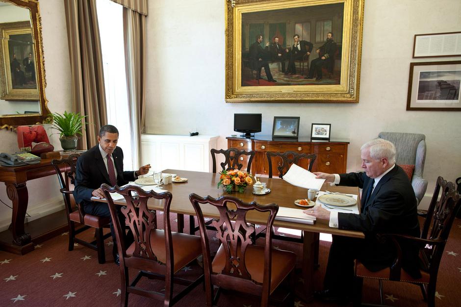 Barack Obama tijekom ručka s ministrom obrane Robertom Gatesom | Author: Pete Souza/White House