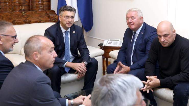 Andrej Plenković sastao se s predstavnicima HVIDRA-e