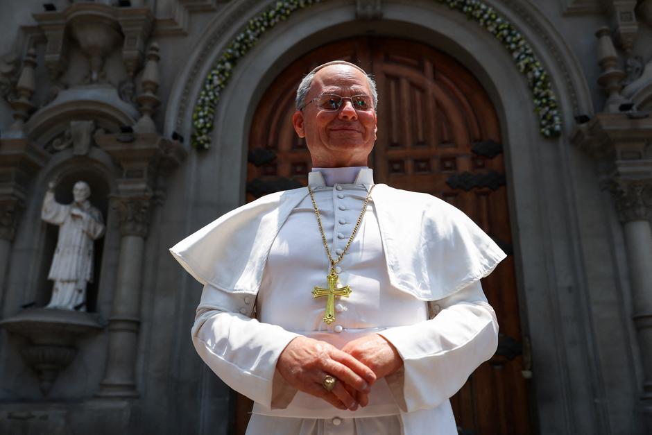 Fans meet silicone statue of Pope Leo ahead of his South America tour, in Lima | Author: Stifs Paucca