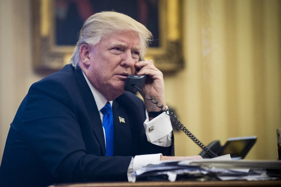 Trump's Phone Calls Alarm US Officials | Author: Pool/ABACA