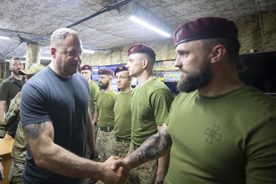 Ukrainian President Volodymyr Zelenskyy Awards Medals To Frontline Troops In Kursk Region | Author: Pool /Ukrainian Presidentia