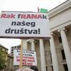 Članovi udruge Franak prosvjedovali ispred HNB-a i tražili ostavku guvernera Vujčića