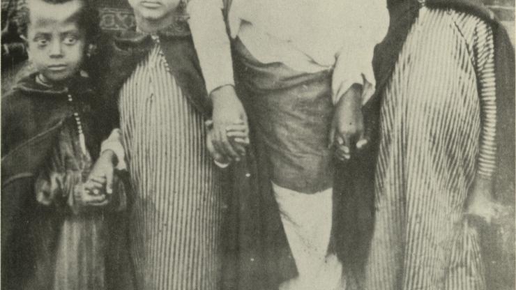 Imru Haile Selassie s braćom i sestrama