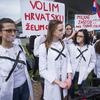 Prosvjed studenata medicine u Osijeku protiv ministra Milana Kujundžića