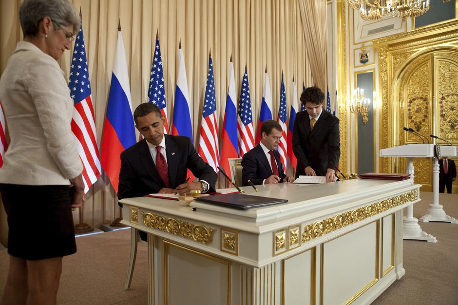 Signing of preliminary US-Russian nuclear reduction treat | Author: 
