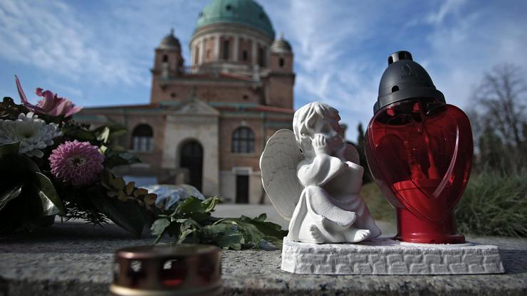 Zagreb: Gra?ani uo?i blagdana Svih svetih posjetili grobove svojih najmilijih