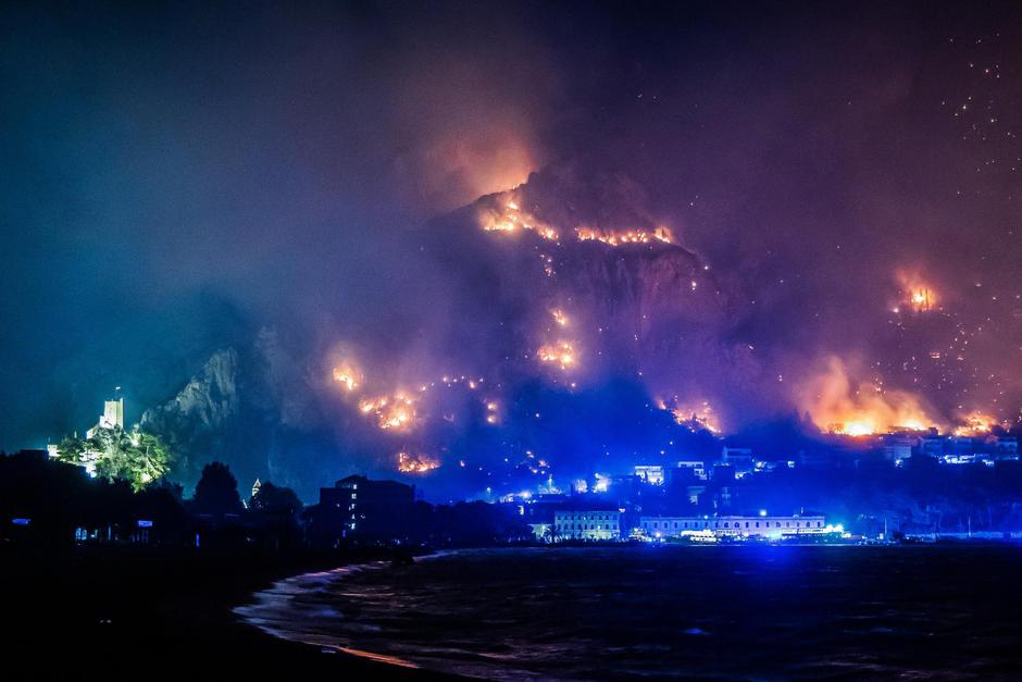 Omiš:  Pogled na Omiš sa ušća Cetine | Author: Zvonimir Barisin/PIXSELL