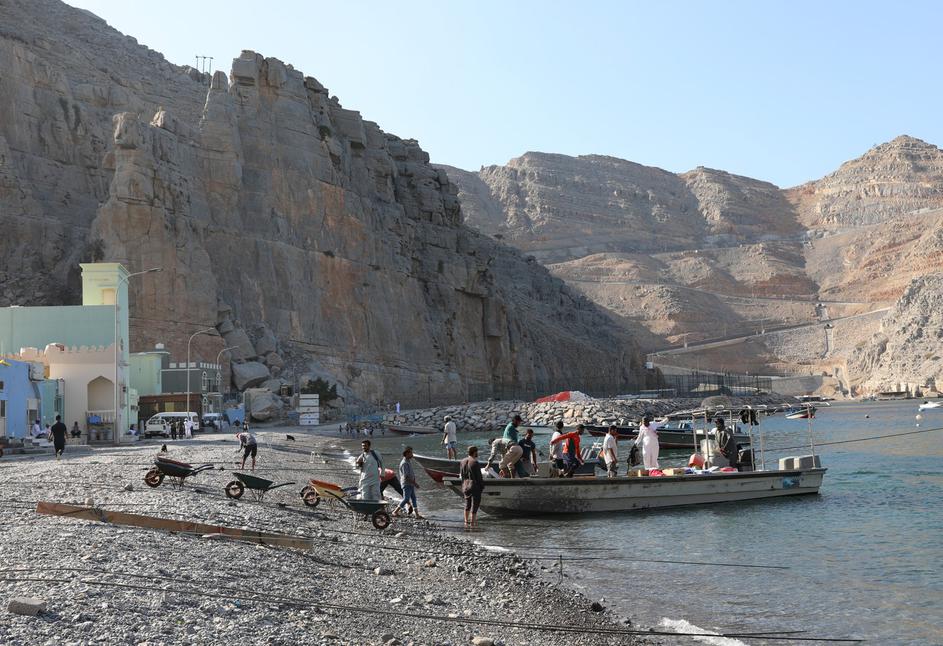 OMAN MUSANDAM KUMZAR VILLAGE