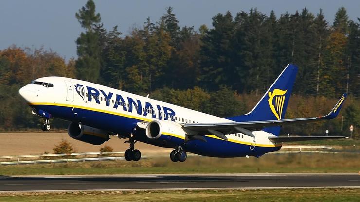 Ryanair kažnjava stjuardese ako ne prodaju dovoljno parfema