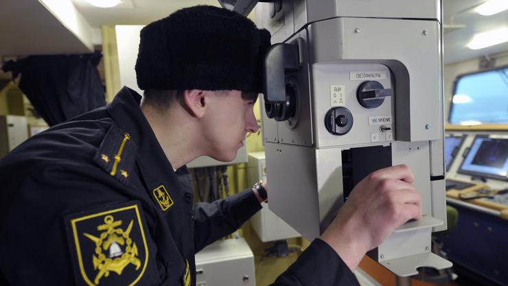 Russian Navy landing ship Pyotr Morgunov arrives at its base in Severomorsk