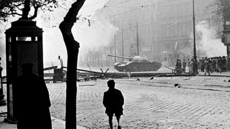 Upad sovjetskih tenkova u Budimpeštu 1956.