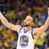 Košarkaš Stephen Curry slavi pogodak