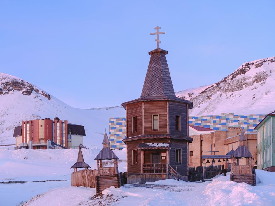 The russian orthodox church. Russian coal mining town Barentsburg at fjord Groenfjorden, Svalbard. The coal mine is still in operation. Arctic Region, Europe, Scandinavia, Norway, Svalbard | Author: Profimedia