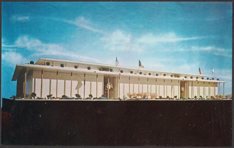 John F. Kennedy Center for the Performing Arts on the banks of the Potomac near the Lincoln Memorial in Washington, D.C. , Theaters, John F. Kennedy Center for the Performing Arts U.S., Tichnor Brothers Collection, postcards of the United States | Author: Profimedia