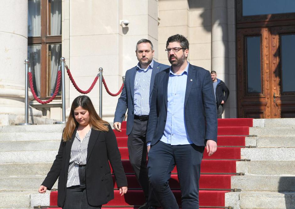 Beograd: Građani  jajima gađali zgradu Skupštine Srbije | Author: R.Z.