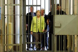 Angela Merkel u bivšem zatvoru Stasija u Berlinu