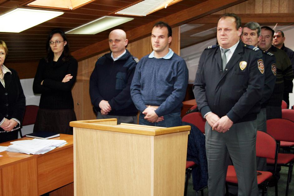 ARHIVA: 30.1.2007. Ubojica iz ?ur?eva?ke Fine, Dražen Dor?ec osu?en na 40 godina