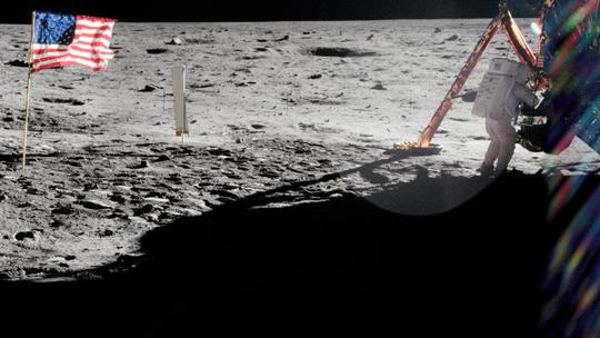 Neil Armstrong na Mjesecu