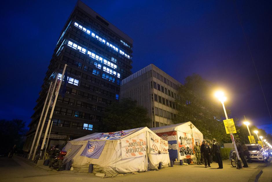Zagreb: Branitelji prosvjednici provode zadnje sate u šatoru u Savskoj 66 | Author: Davor Puklavec/POSEBNA PONUDA