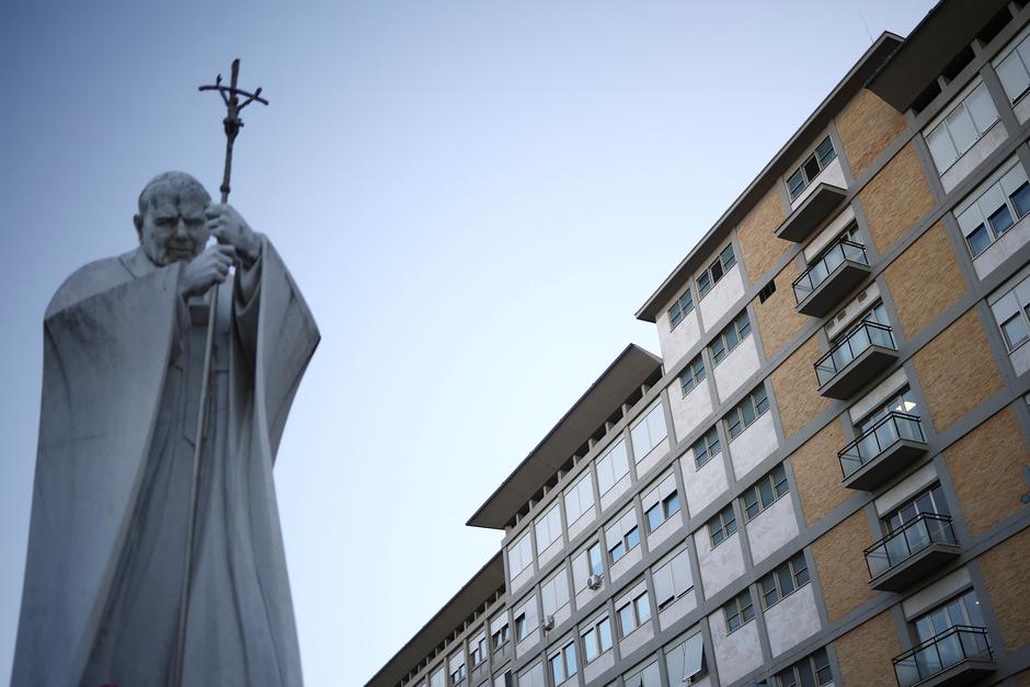 Pope Leo expected to be hospitalized ahead of surgery | Author: Guglielmo Mangiapane