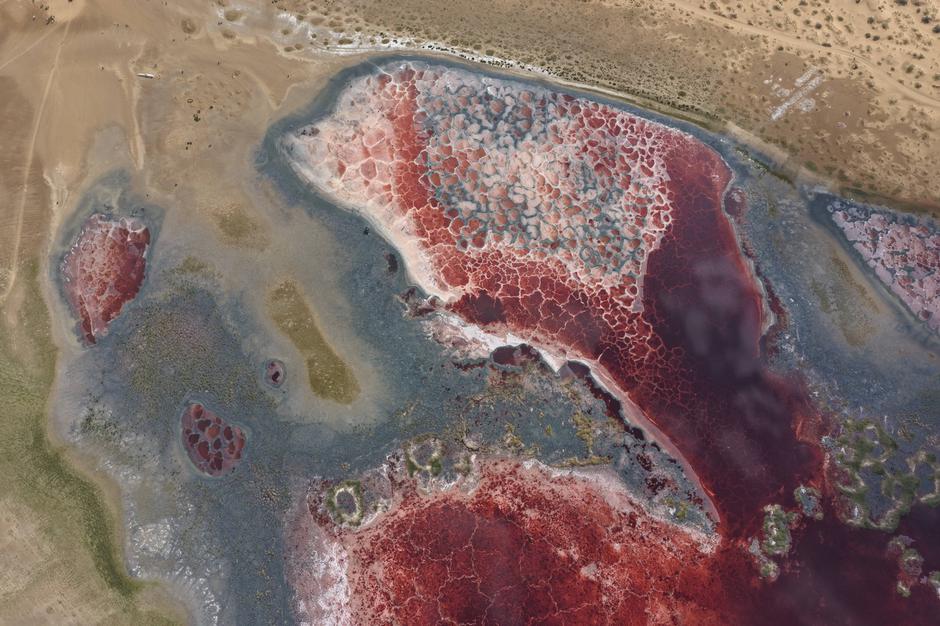 ALXA, CHINA - AUGUST 22: An aerial view shows Wulan Lake located in the heart of the Tengger Desert in Alxa Left Banner, | Author: Profimedia