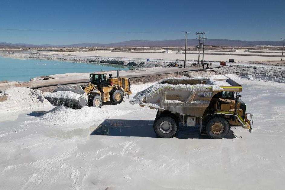 Chile Advances as World Leader in Lithium Extraction