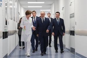 President Putin visits Roshal Children's Hospital outside Moscow