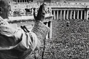Papa Pio XVII u oslobođenom Vatikanu 1944.