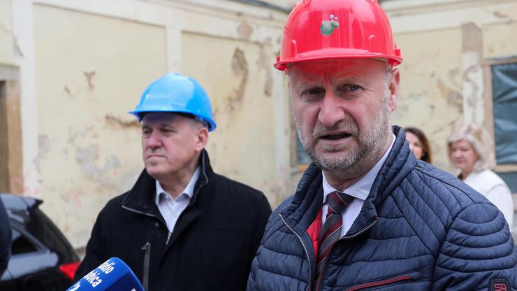 Donja Stubica: Branko Bačić posjetio je Krapinsko-zagorsku županiju te je sa županom Kolarom obišao dvorac Stubički Golubovec