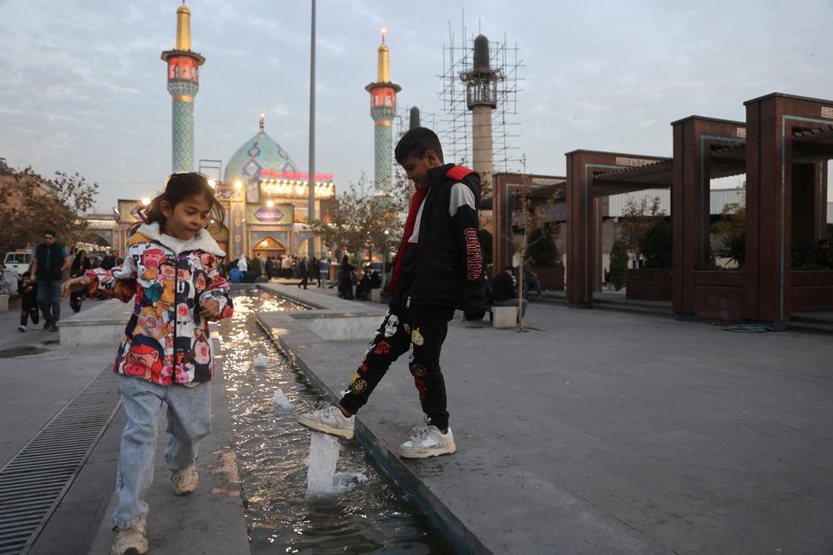 Children play in Tajrish Bazaar in Tehran | Author: Majid Asgaripour