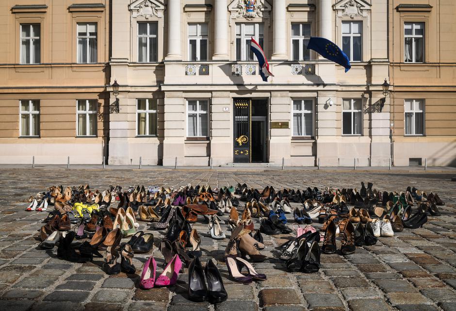 Cipele ubijenih žena u obiteljskom nasilju, Markov trg | Author: Sandra Šimunović/Pixsell