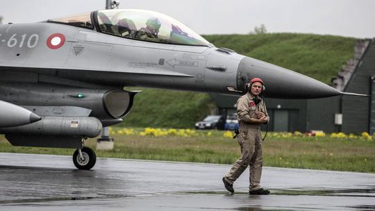 F-16 na pisti