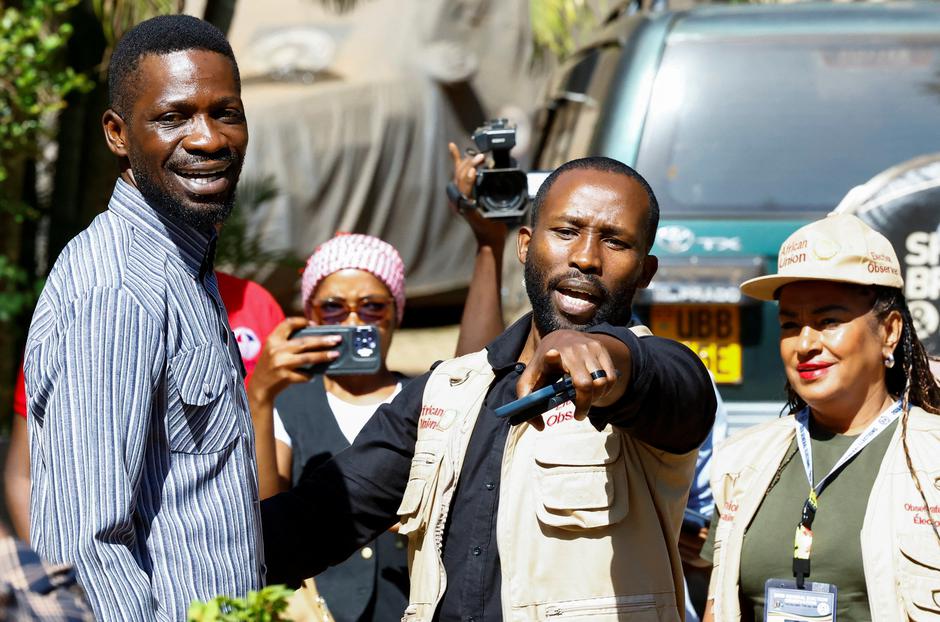 Ugandan Predidential candidate Robert Kyagulanyi of the National Unity Platform (NUP) meets international elections observers, in Kampala | Author: Thomas Mukoya